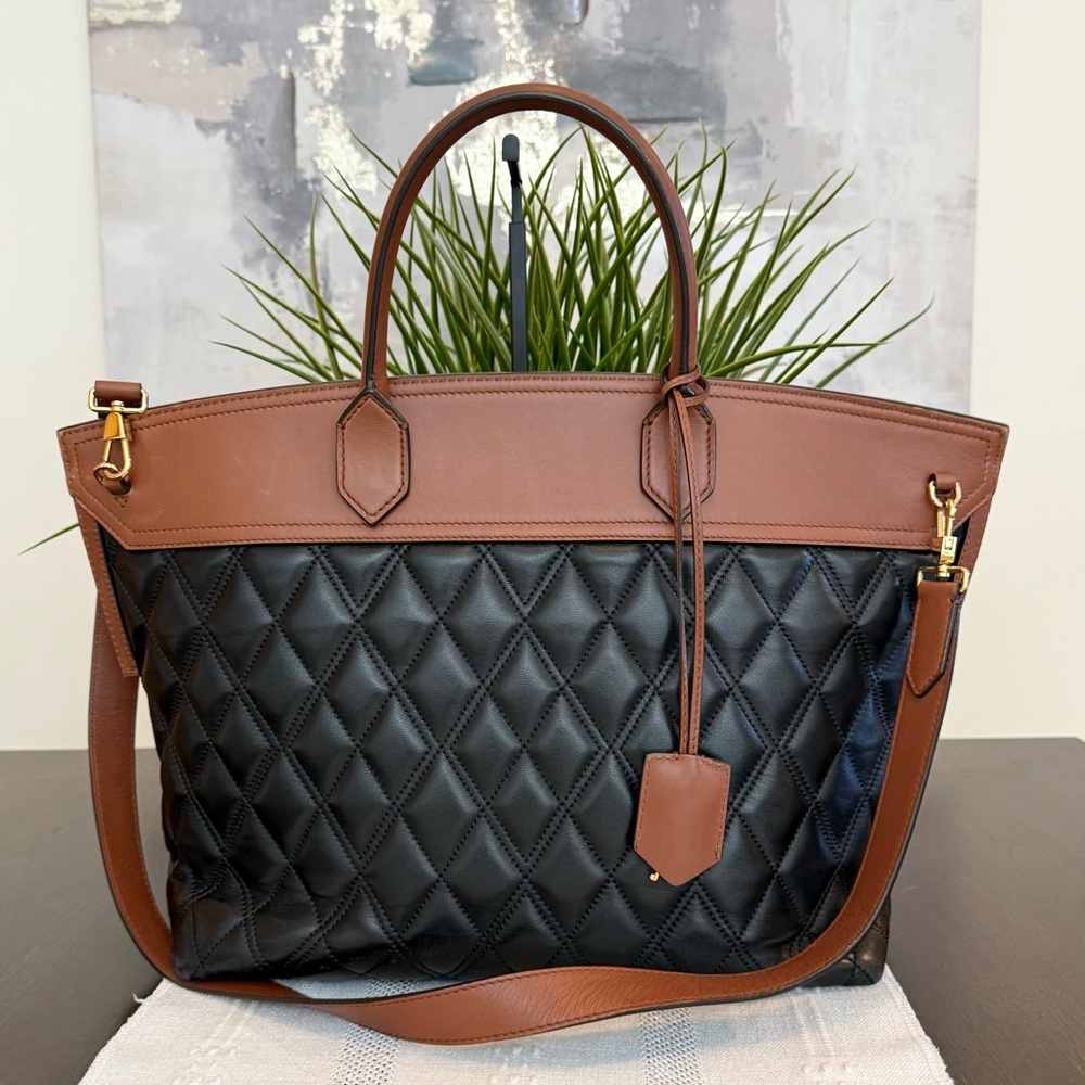 Burberry Quilted Society Handbag - Picture 2 of 12
